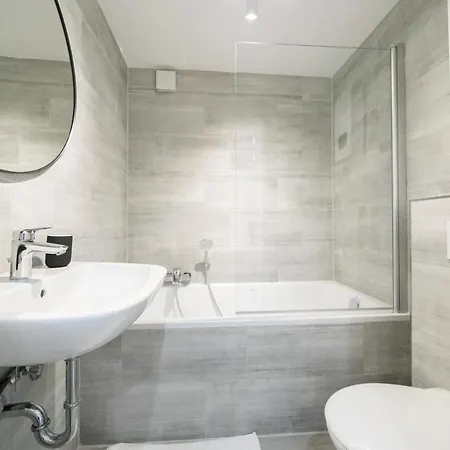 71 Qm - 3 Bedroom - *