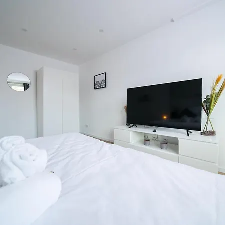 71 Qm - 3 Bedroom - *